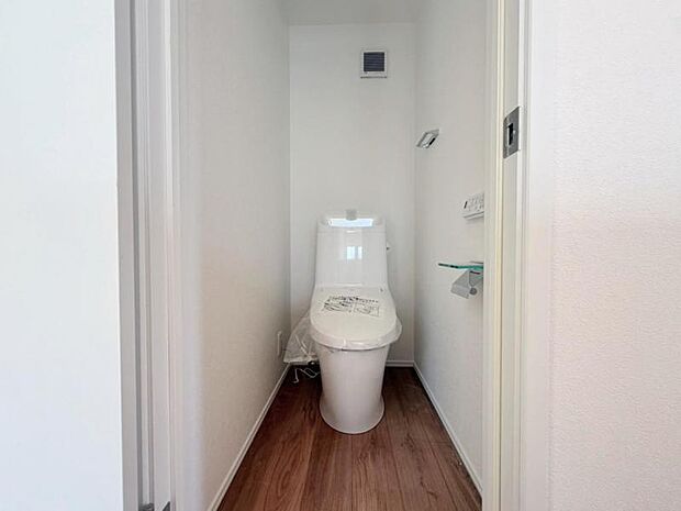 2階にもトイレを設置。朝の身支度をする際の混雑緩和などに有効にお使いいただけます。