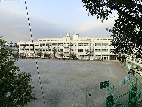 横浜市立上永谷中学校　1470ｍ
