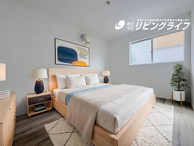 【配置してある家具はCGによるイメージです】窓からたっぷりと陽光が注がれる、明るく快適なプライベート空間となっています。