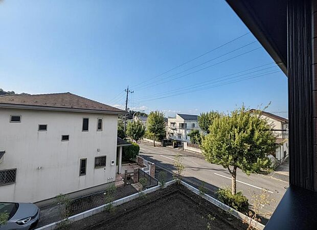 静かな住宅街で落ち着いた住環境が魅力です。