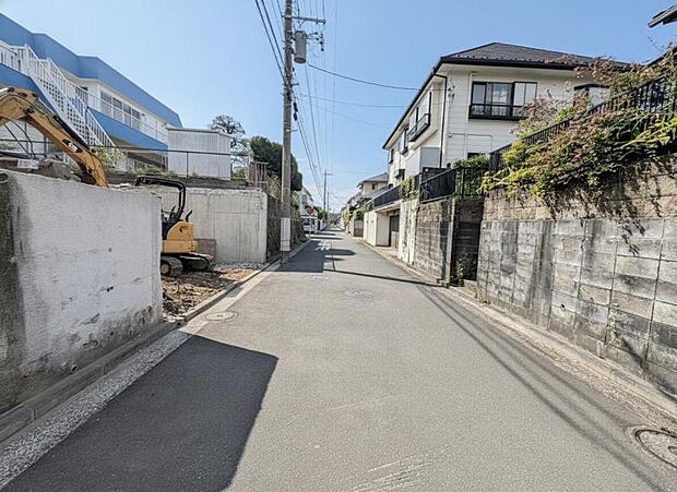 周辺環境や街並みなど、図面だけでは分からない現地の雰囲気もぜひご確認くださいませ。(2026年8月撮影)
