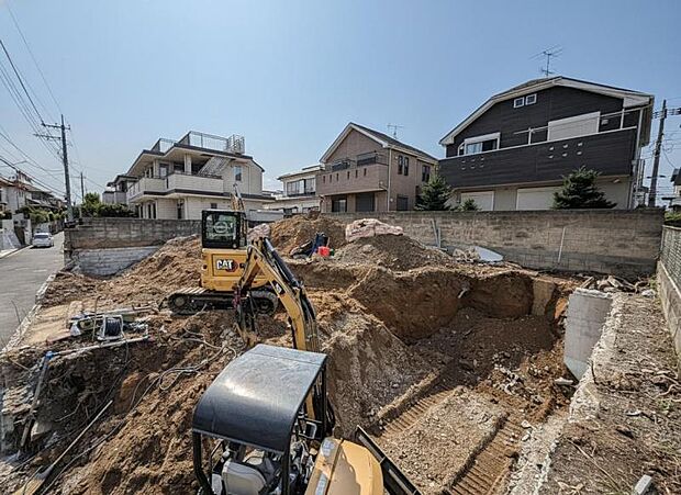 陽光と風がもたらす心地よい時間、照らし出される表情豊かなこの場所。(2026年8月撮影)