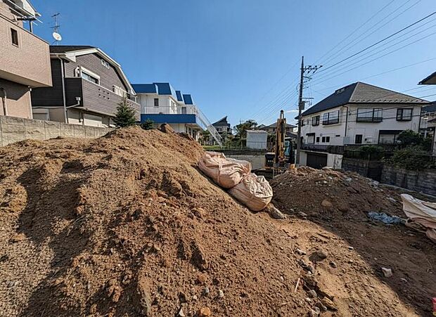 完成予定は2027年2月中旬になります。