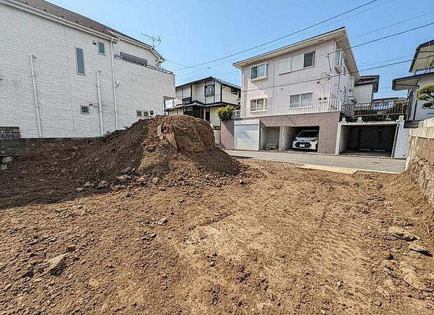 陽光と風がもたらす心地よい時間、照らし出される表情豊かなこの場所。（2026年9月撮影）