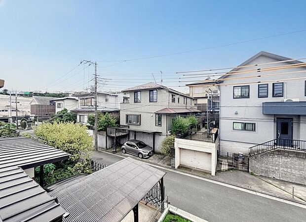 この街ならではの美しい風景と、ここから紡がれる物語が始まります。