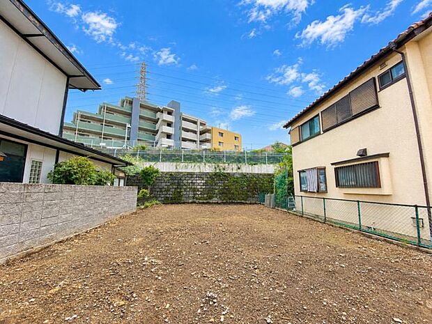 この場所だからこそ叶えられる開放感、図面だけでは分からない現地の雰囲気もご確認くださいませ。(2026年9月撮影)
