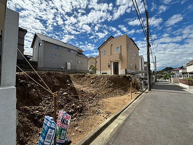 現地で広さのご体感ができます。図面と合わせてご説明しますので、お気軽にお問い合わせください。（2026年9月撮影）