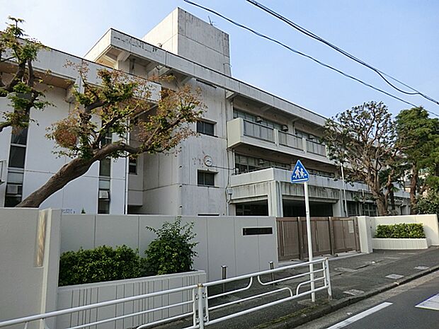 横浜市立岩崎小学校　580ｍ