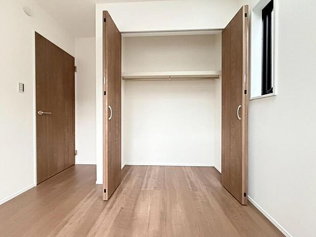 クローゼットを有効活用すれば、生活空間をより上質なものにしてくれるでしょう。