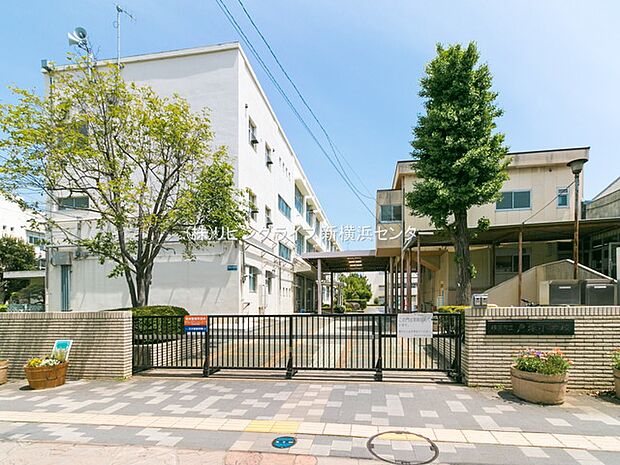 横浜市立戸塚小学校　1370ｍ