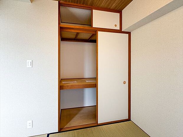 各部屋に備えられたクローゼット。普段使わないものなども収納可能ですので、居室を広く使うことが出来ます。