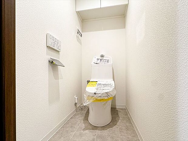清潔感の溢れるトイレです。落ち着いた空間で安らぎのひとときをお過ごし頂けます。 