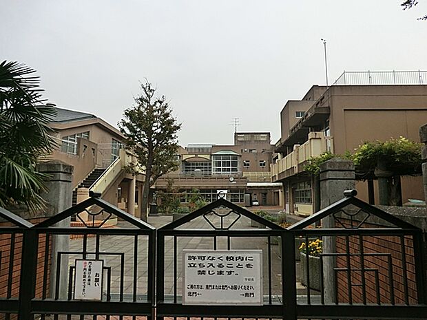 横浜市立大岡小学校　徒歩7分　550ｍ