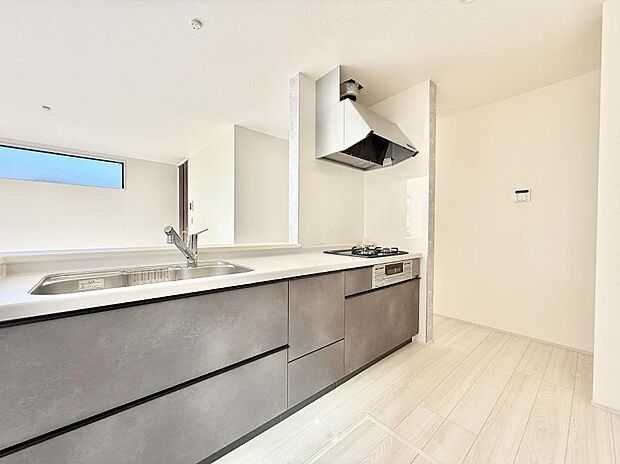 ■シンプルで機能的、毎日使いやすいキッチン