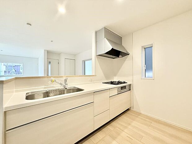 ■シンプルで機能的、毎日使いやすいキッチン