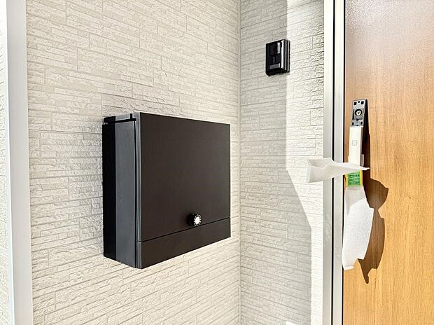 ■不在時でも荷物が受け取れる便利な宅配ボックス