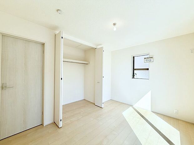 ■広いクローゼット、収納は多い方が嬉しいですね!