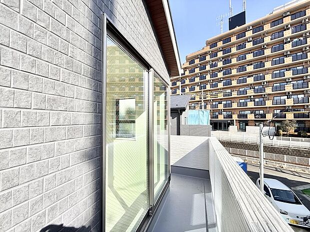 ■ 季節の移ろいを感じられる開放的な空間です