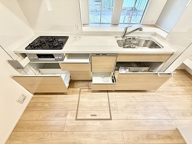 ■シンプルで機能的、毎日使いやすいキッチン