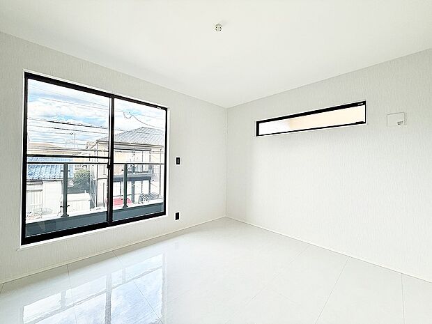 ■シンプルな空間で、収納付きベッドやデスクなど、多機能な家具を活用しやすいです