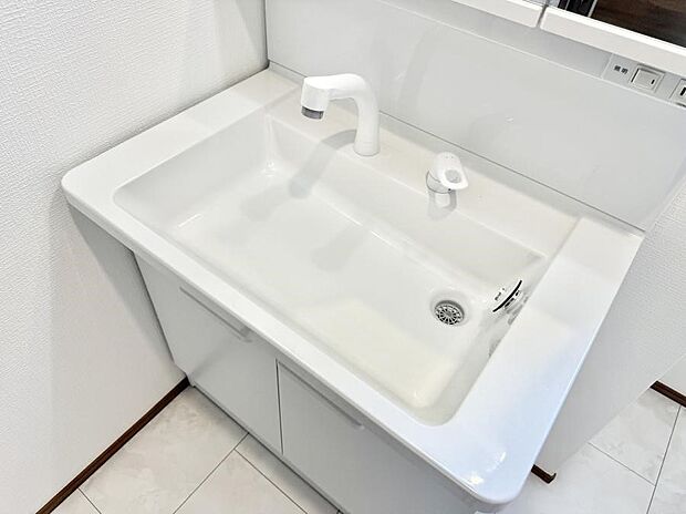 ■手洗いや顔を洗う時も快適に使える便利なシャワー