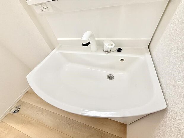 ■手洗いや顔を洗う時も快適に使える便利なシャワー