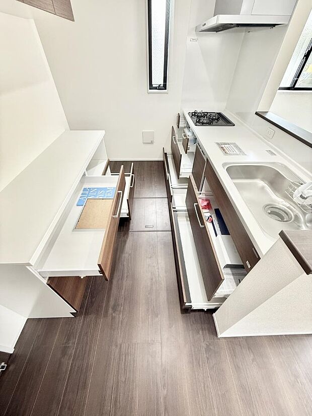 ■家族の絆を深める、温もりのあるキッチン