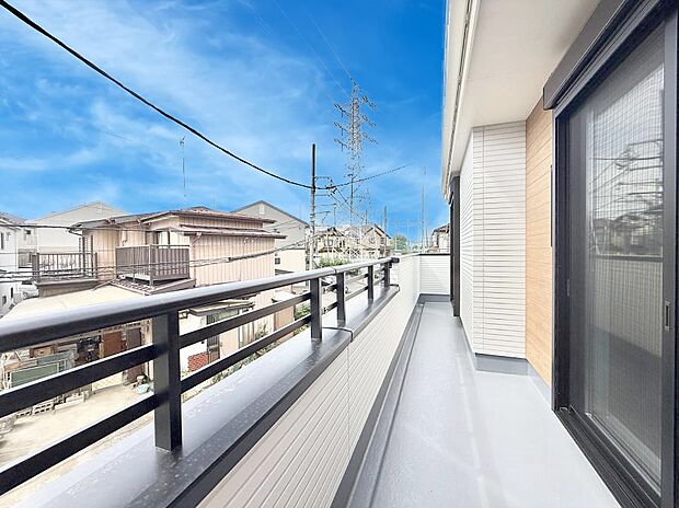 ■ 季節の移ろいを感じられる開放的な空間です