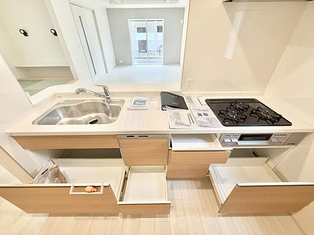 ■シンプルで機能的、毎日使いやすいキッチン