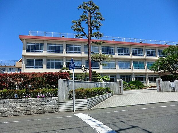 中学校 700m 平塚市立春日野中学校