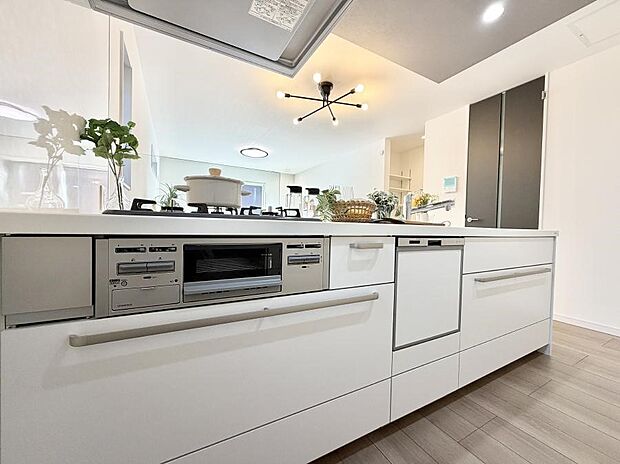 会話が深まる対面キッチン！家族との会話がはずみます  