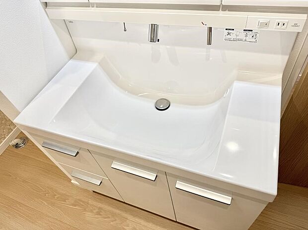 ■手洗いや顔を洗う時も快適に使える便利なシャワー