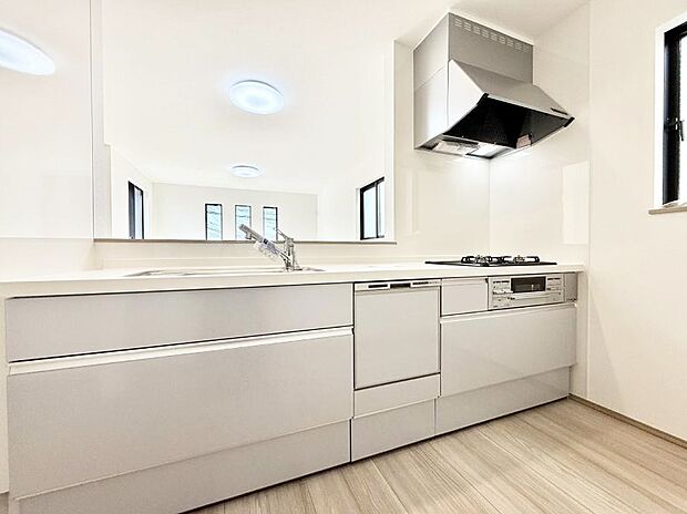 ■シンプルで機能的、毎日使いやすいキッチン