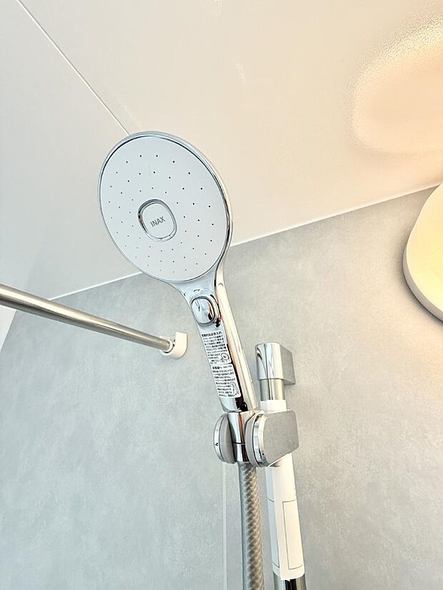 ■手元で簡単に止水できるため、水の無駄遣いを減らすことができます。