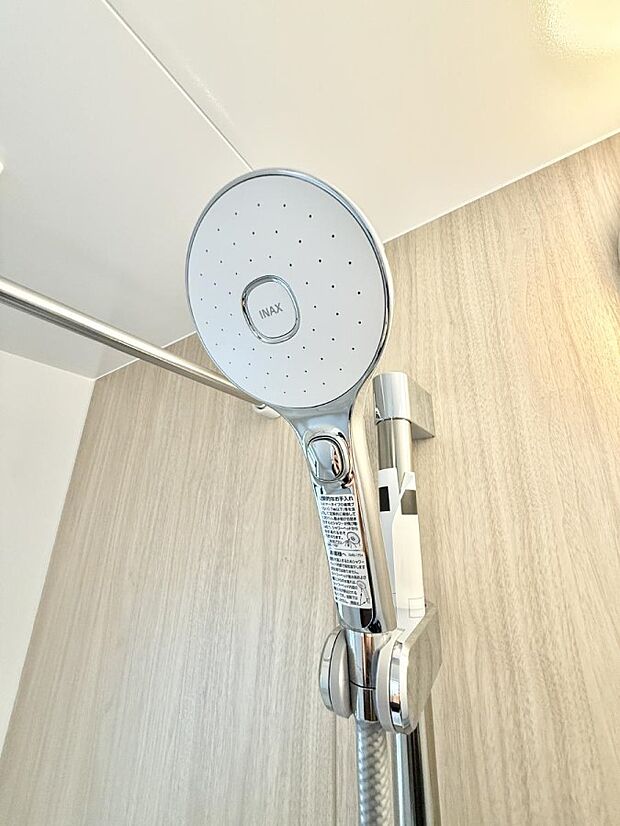 ■手元で簡単に止水できるため、水の無駄遣いを減らすことができます。