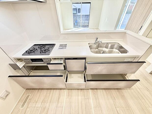 ■家族の絆を深める、温もりのあるキッチン