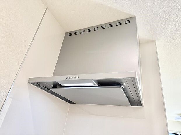 ■フードに覆われている為、匂いが換気扇に誘導され、効率的に排煙ができます