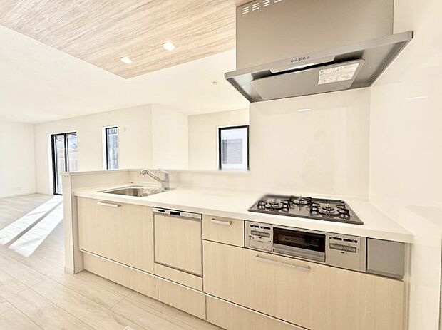 ■シンプルで機能的、毎日使いやすいキッチン