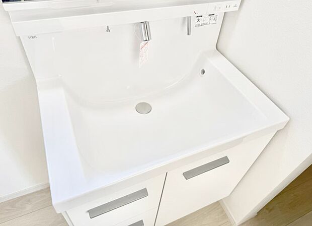 ■手洗いや顔を洗う時も快適に使える便利なシャワー