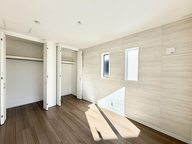 広いクローゼット、収納は多い方が嬉しいですね!