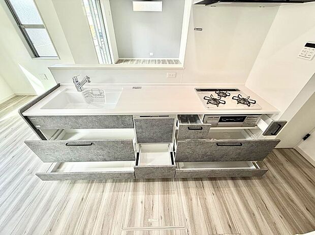 ■収納力豊富なシステムキッチンです!