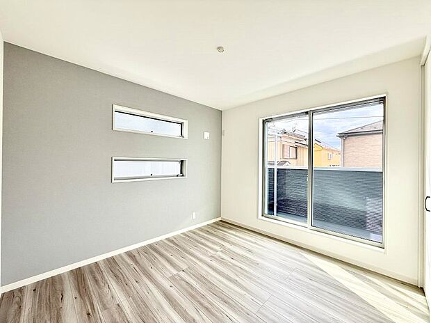 ■2面採光で明るい居室!