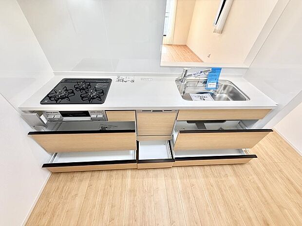 ■家族の絆を深める、温もりのあるキッチン