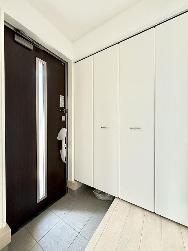 ■収納力の高いシューズボックス付！　玄関がキレイに片付きます！  