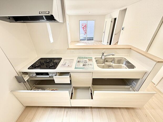 ■収納力豊富なシステムキッチンです!