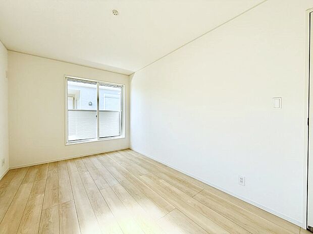 ■大きな窓は開放感があり、明るさ通風バッチリです