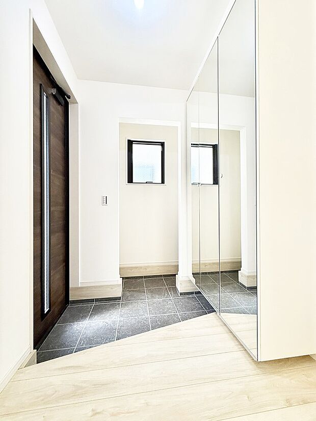 ■ ここから始まる一日、すっきり整った玄関