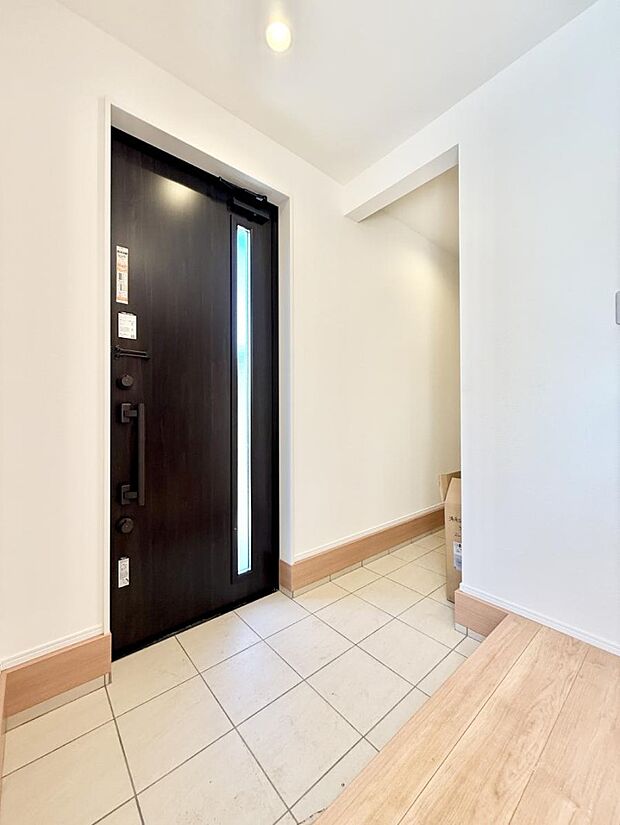 ■欲しかったシューズインクローク！雨具や三輪車、ベビーカーも置けます！  