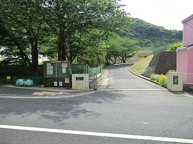 中学校 2700m 横須賀市立野比中学校