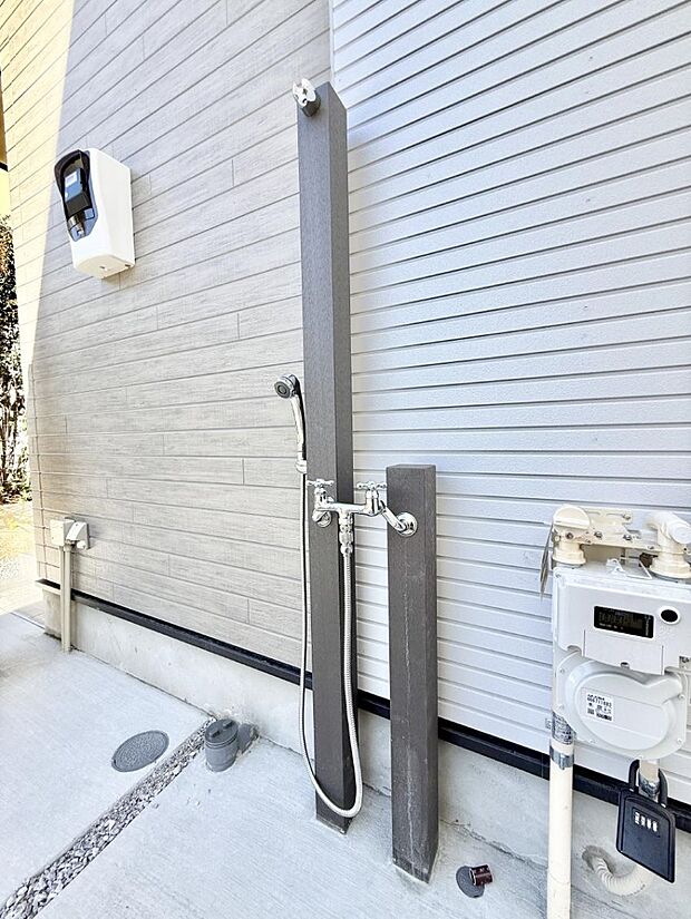 ■ガーデニングや洗車などの際に大活躍な屋外立水栓  